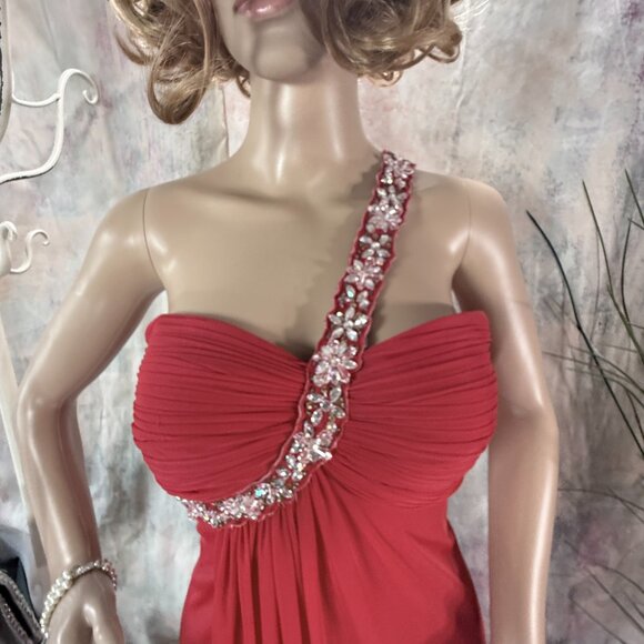 📌 One-Shoulder Draped Chiffon Beaded Plated Bodice Gown Deep Back Neckline - Picture 3 of 16